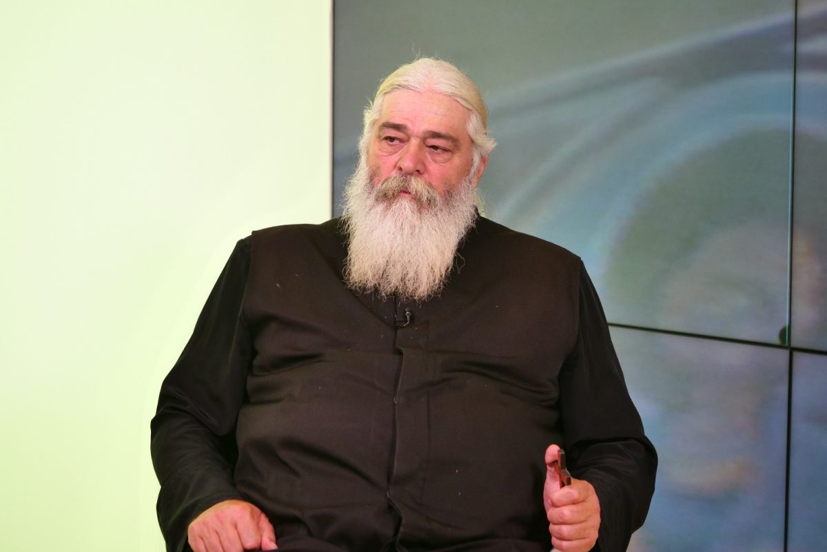 Deontologii din presa națională nu au dat toată declarația făcută de reprezentanții UPU Iași, în legătură cu părintele Calistrat: ”Pacientele au devenit agresive verbal cu medicii. Nu au prezentat niciun pic de respect față de pacienții gravi care se aflau în spital”