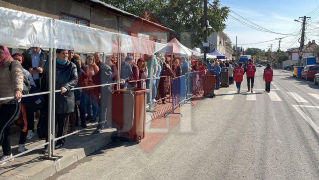 Manifestările religioase organizate de Mitropolia Moldovei și Bucovinei de Hramul Sfintei Cuvioase Parascheva 2022 a adus la Iași un număr foarte mare de pelerini, comparativ cu anii de dinaintea pandemiei