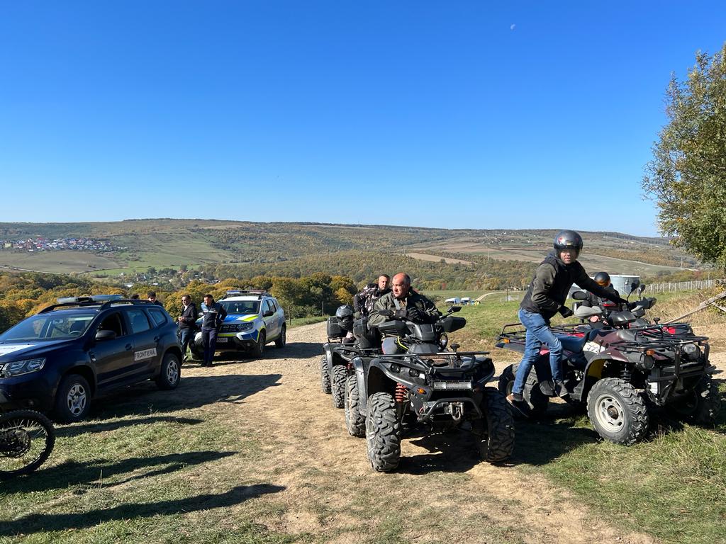 Bărbatul dispărut în pădurea din comuna Grajduri a fost găsit după ample activități de căutare
