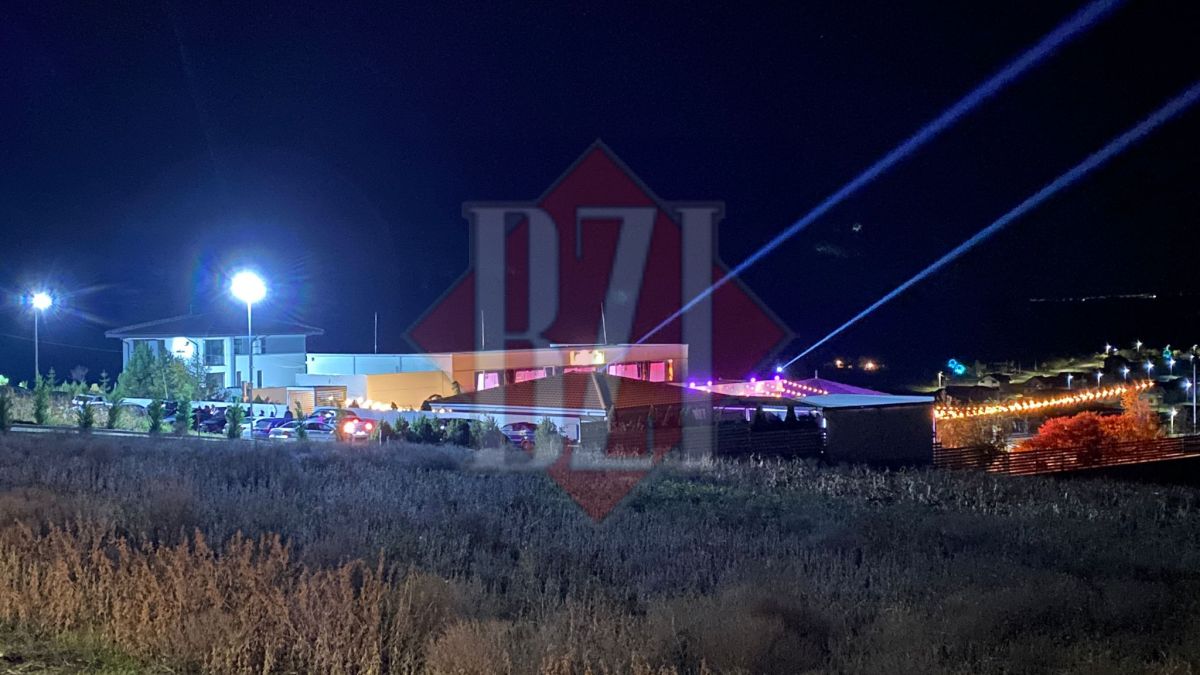Petrecere de interlopi cu invitaţi surpriză la Le Gaga: Poliţiştii au împânzit zona! Toate maşinile sunt verificate – EXCLUSIV, FOTO