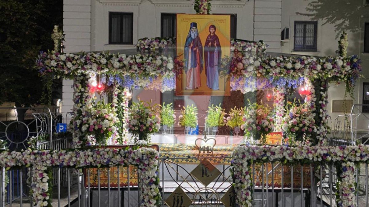 Peste 20 de persoane au avut nevoie de îngrijiri medicale în timp ce aşteptau la rând să se închine la racla Sfintei Cuvioase Parascheva