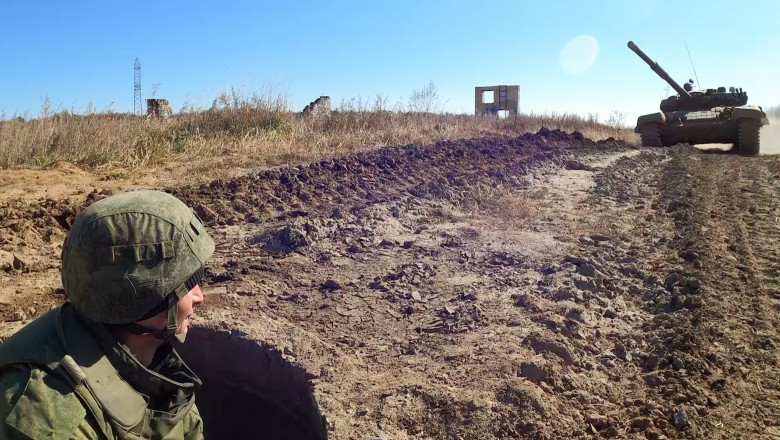 Război Ucraina: Armata rusă a început retragerea din Herson. Rușii au adus în Marea Neagră nave capabile să lanseze rachete Kalibr