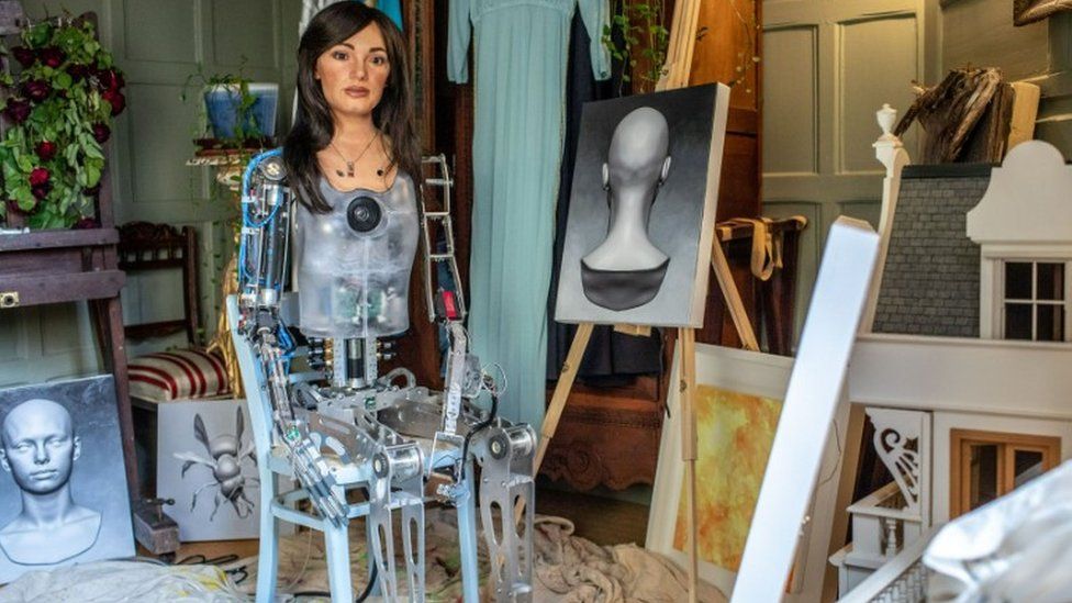 Premieră! Un robot a depus mărturie în cadrul unei anchete a Camerei Lorzilor