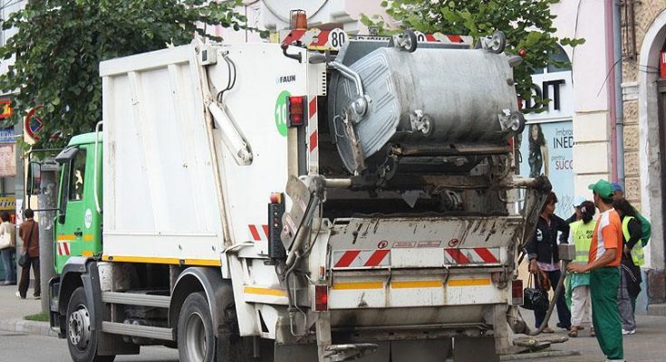 Accident groaznic în Galați: un angajat la salubritate a murit strivit de mașina de gunoi