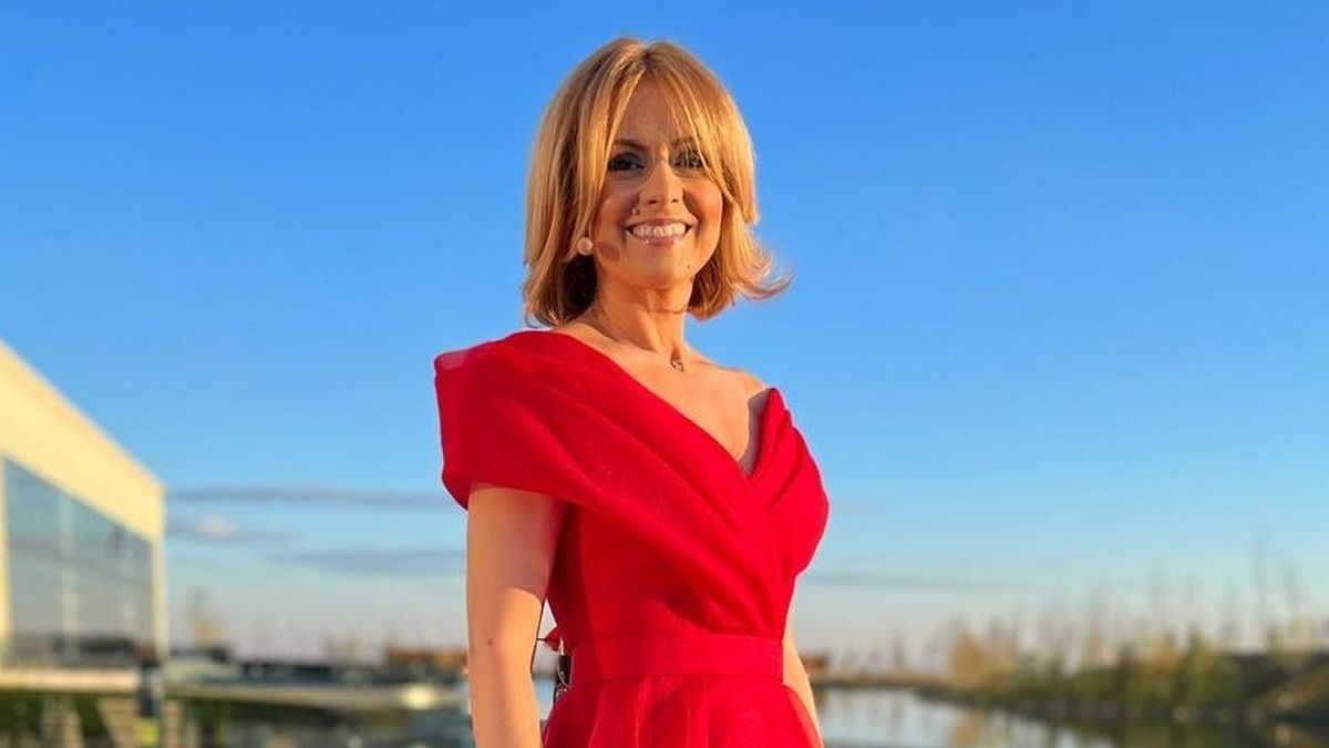 Felicitările curg gârlă de când Simona Gherghe şi-a postat testul de sarcină pe Facebook. “Cea mai aşteptată veste”
