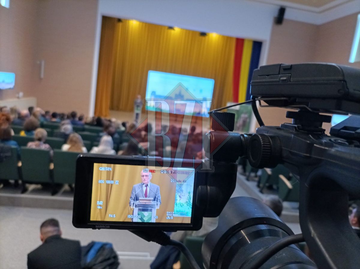 Prima ieșire publică, la un moment esențial științific și academic, al fostului ministru al Educației, Mihai Sorin Cîmpeanu, la Iași. A atacat problema doctoratului și a plagiatului – EXCLUSIV, LIVE VIDEO