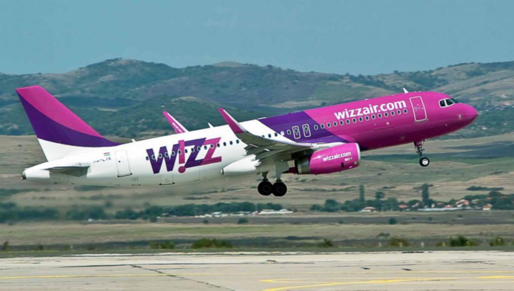 Două din trei zboruri amânate de Wizz Air la Iași! Bătaie de joc din partea companiei – GALERIE FOTO