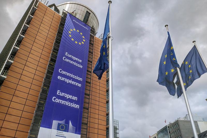 Comisia Europeană va propune noi reguli în industria de ambalaje