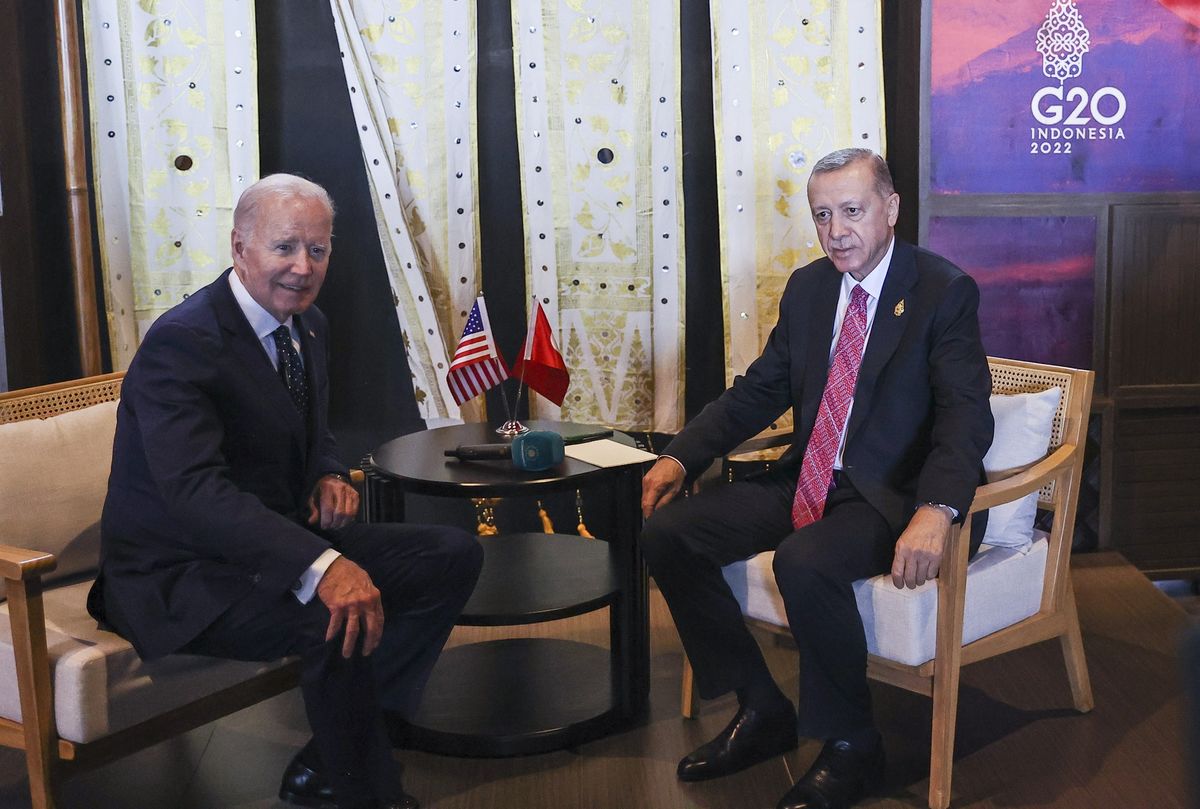 Recep Erdogan s-a întâlnit cu Joe Biden, după ce Turcia a acuzat SUA că este implicată în atentatul terorist din Istambul