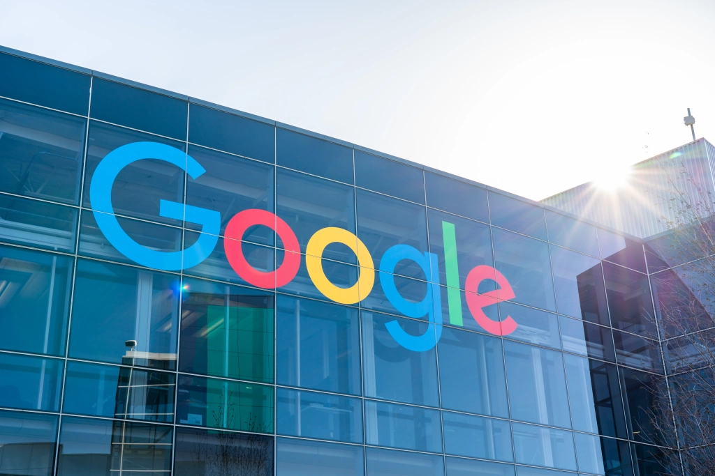 Google acceptă să plătească 392 de milioane de dolari către 40 de state americane. Motorul de căutare colectează datele utilizatorilor