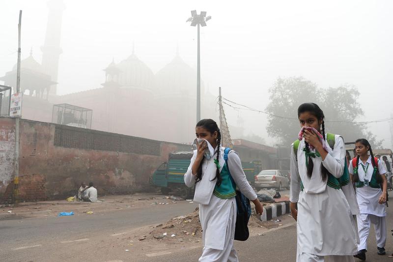 Şcolile din India ar putea să fie închise. Poluarea este principala cauză care a dus la această decizie