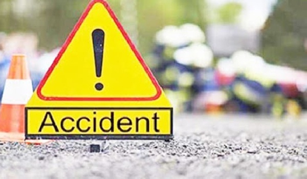 Accident rutier grav pe strada Tudor Neculai. O femeie a rămas blocată într-un autoturism după impact – EXCLUSIV