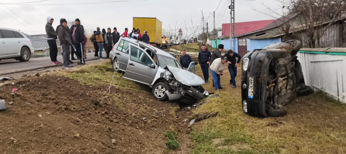 Accident rutier în Vaslui. Un șofer a acroșat un autoturism aflat în staționare pe marginea drumului – EXCLUSIV, FOTO