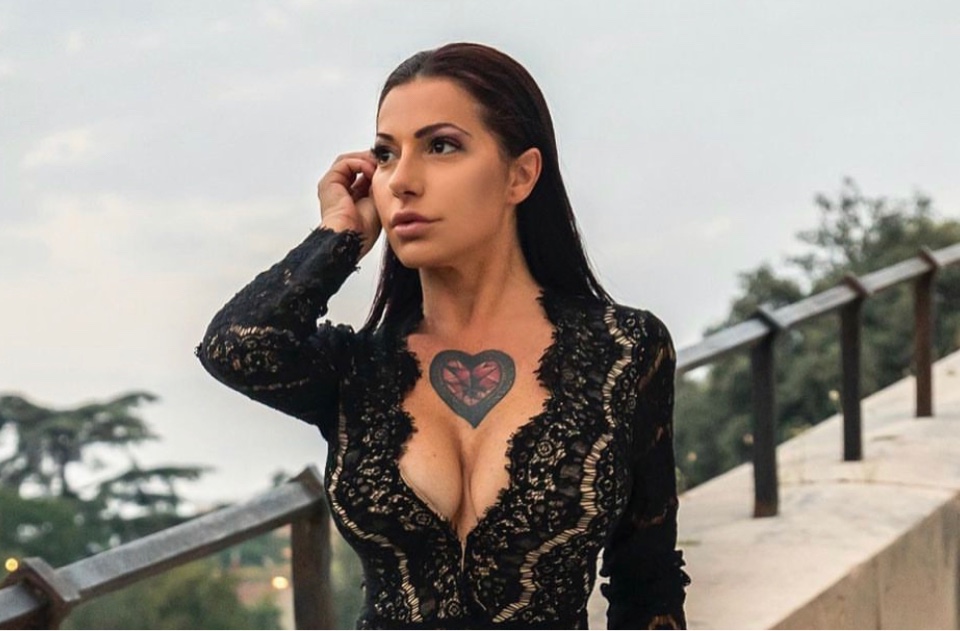 O cunoscută actriță de filme pentru adulți candidează pentru conducerea unei regiuni din Italia: ”Față de politicienii actuali, n-am șofer și merg cu metroul”