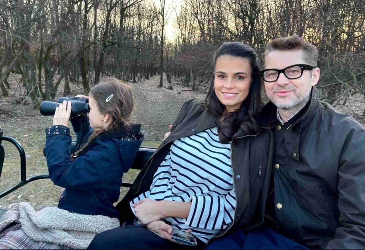 Anca Serea își zugrăvește singură casa. Cum și-a surprins fanii soția lui Adi Sînă