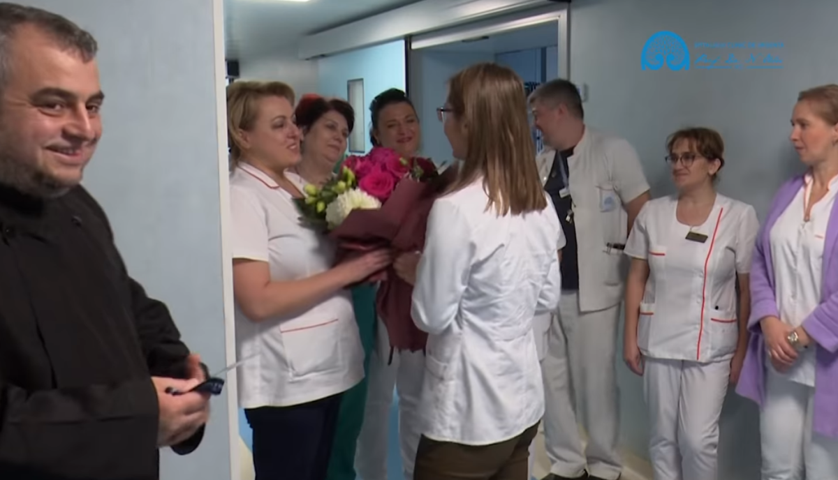 Andreea Iordăchescu a primit o a doua șansă la viață, la Spitalul de Neurochirurgie Iași. Acum este studentă la UMF Iași – VIDEO