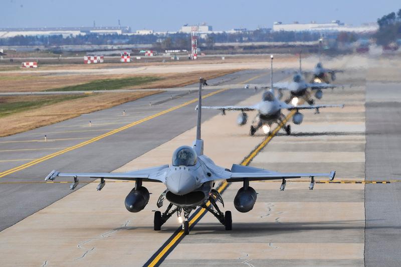 Coreea de Sud a anunţat că mai multe avioane de luptă chinezeşti şi ruseşti au intrat în zona sa de apărare aeriană