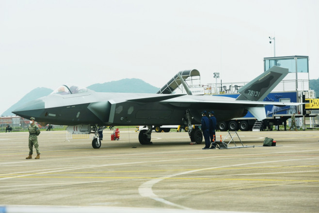 Cele mai moderne avioane invizibile au fost prezentate în China