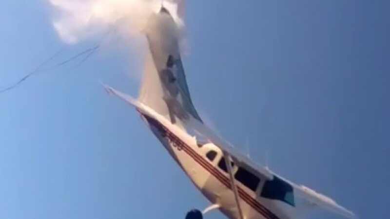 Un avion de mici dimensiuni a aterizat forţat, la Vlădeni. Echipaje de prim ajutor, la faţa locului – EXCLUSIV, UPDATE