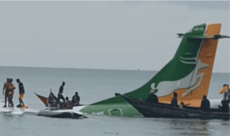 Un avion cu zeci de pasageri s-a prăbuşit: cel puțin 3 persoane au murit. Unde s-a produs tragedia