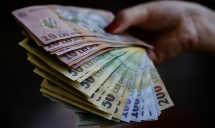 Guvernul face anunțul oficial. Salariul minim crește de la 1 ianuarie, iar o parte din sumă va fi scutită de impozit și contribuții