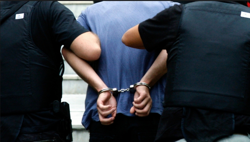 Fost vicepreşedinte al CJ Teleorman, profesor de fizică, reţinut pentru agresiune sexuală în şcoală. Victimele ar fi eleve de 13 şi 15 ani