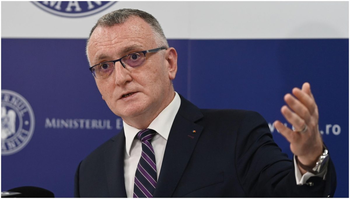 Ministerul Educației, amendat de CNCD pentru un ordin semnat de Sorin Cîmpeanu