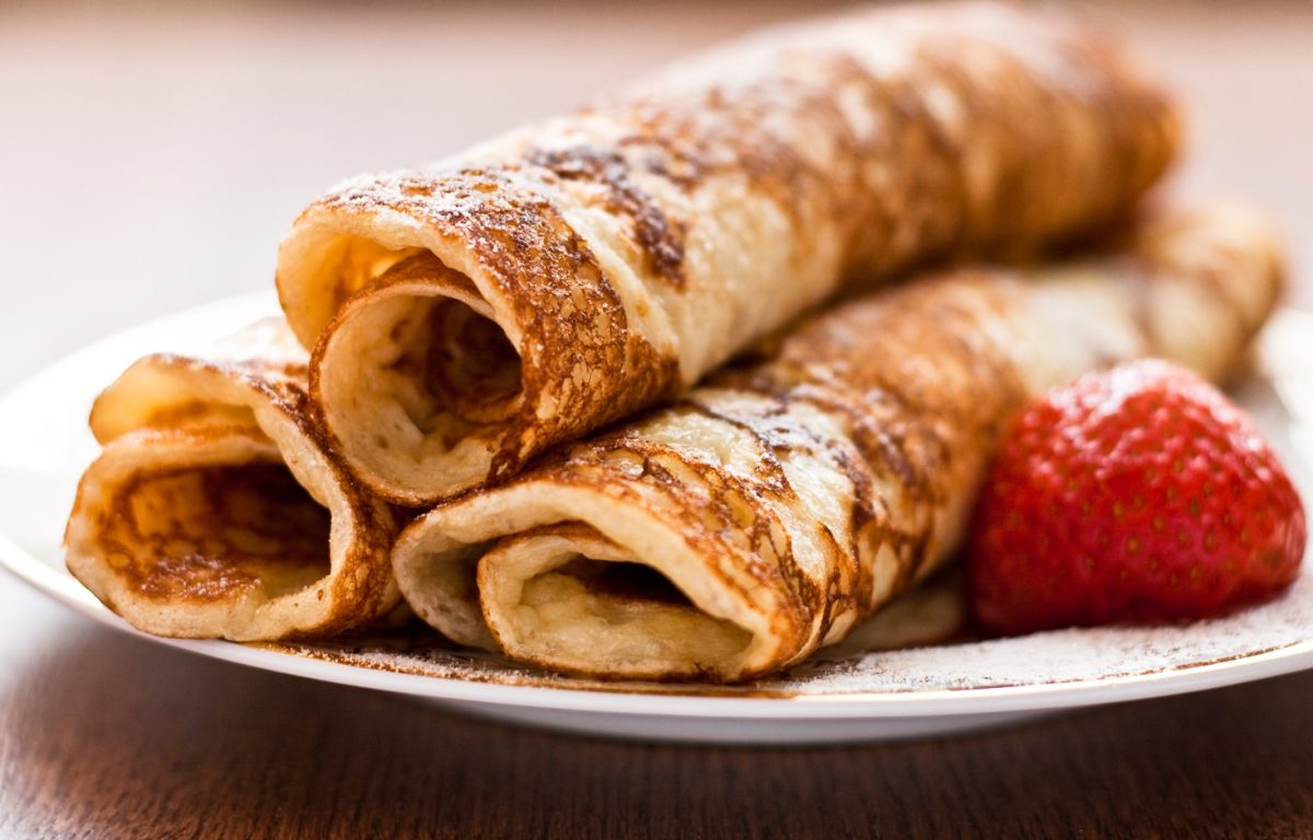 Clătite de post cu apă minerală. Rețeta simplă pentru un desert irezistibil