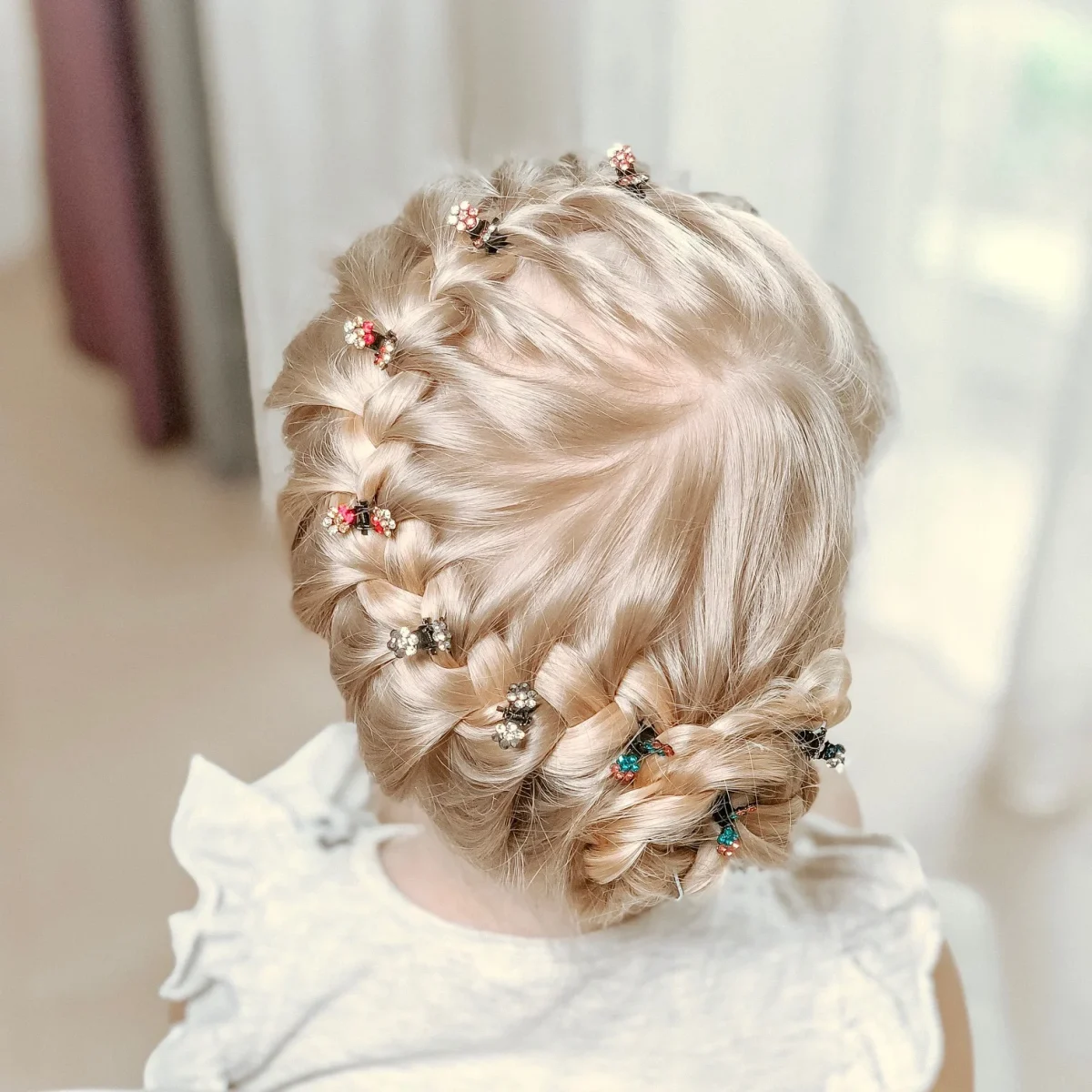 Coafuri pentru copii de 9 ani. Cele mai cool look-uri pentru eleve