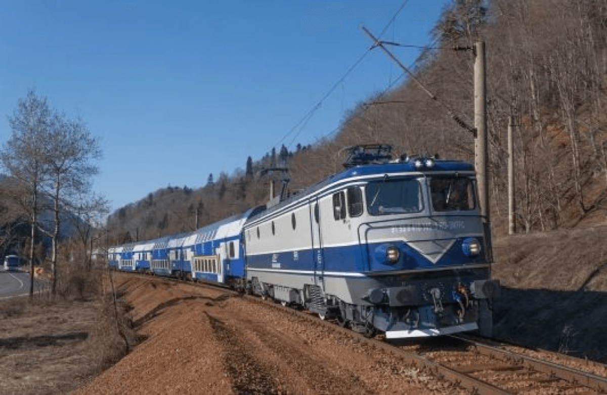 Caz șocant în tren: Tânără agresată sexual de un controlor, care i-a propus ‘o noapte la Brașov’