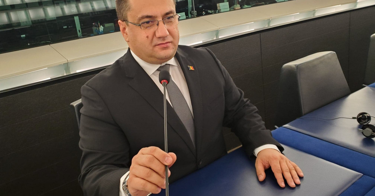 Reacţia europarlamentarului Cristian Terheș, după ce un angajat al Parlamentului European vrea să-i oprească lumina: „Aţi văzut cu ochii voştri ce înseamnă birocraţie europeană” – VIDEO