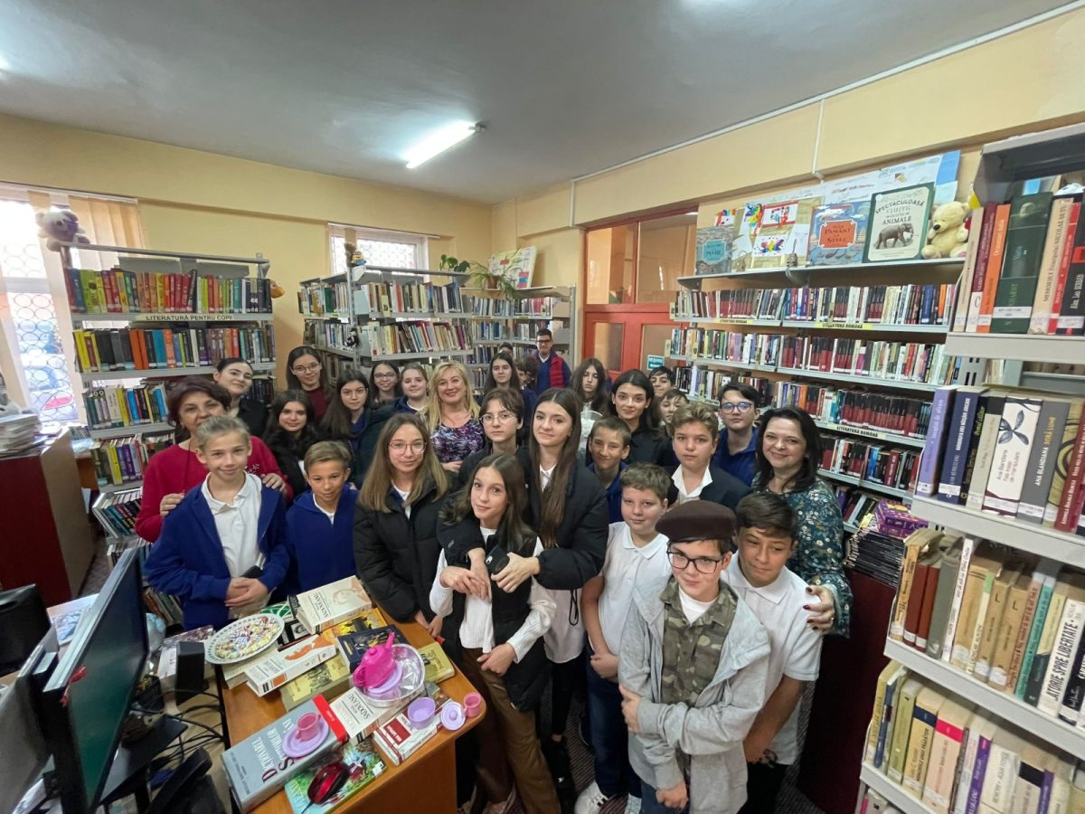 Activitate literar-culturală dedicată scriitorului Mihail Sadoveanu, realizată de Școală Gimnazială „Alexandru cel Bun” din Iași