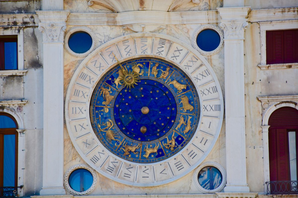 Horoscopul zilei de 19 noiembrie 2022. Gemenii au încredere în ei. Află ce se întâmplă cu zodia ta