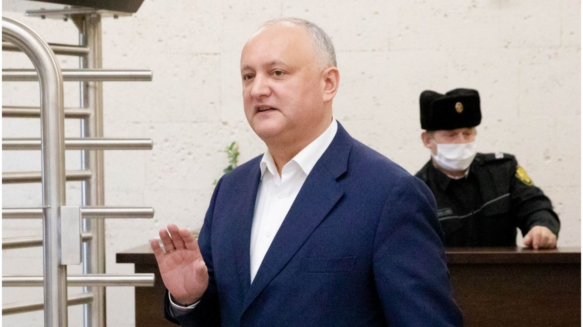 Fostul preşedinte al Republicii Moldova, Igor Dodon, a fost plasat sub control judiciar şi nu are voie să plece din ţară