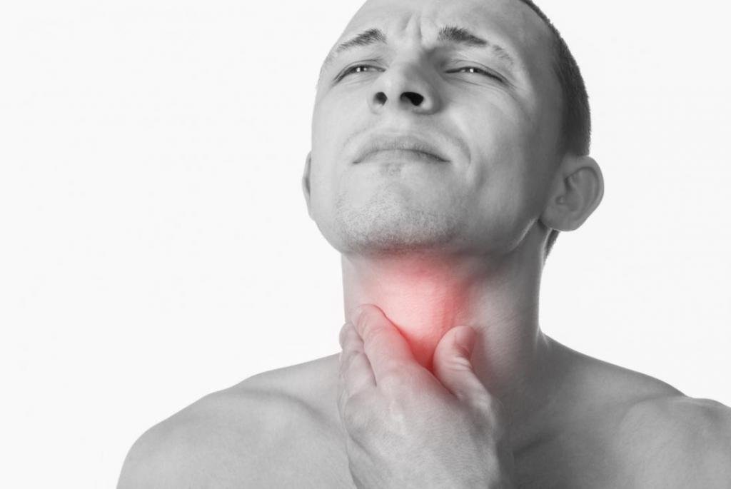 Început de cancer în gât. Cum să identifici rapid că suferi de această tumoare malignă