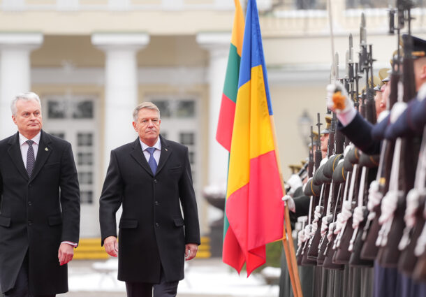Klaus Iohannis, vizită în Lituania. Preşedintele României participă la un summit dedicat întăririi Flancului Estic al NATO