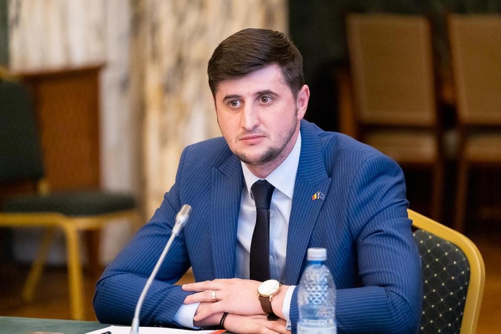 Prim-vicepreședintele PNL Iași, Lucian Rusu, este noul secretar general adjunct al Guvernului României