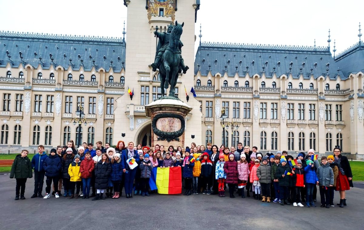 Școala Gimnazială „Alexandru cel Bun” Iași, în perioada 28-29 noiembrie 2022, a desfășurat Proiectul Educativ „MAREA UNIRE – VIS ÎMPLINIT!” – GALERIE FOTO
