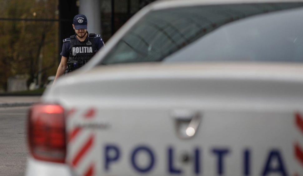 Anchetatorii români au de deslușit un mister, după ce un militar francez a fost găsit mort într-un hotel din București. Fusese înjunghiat cu foarfeca în gât