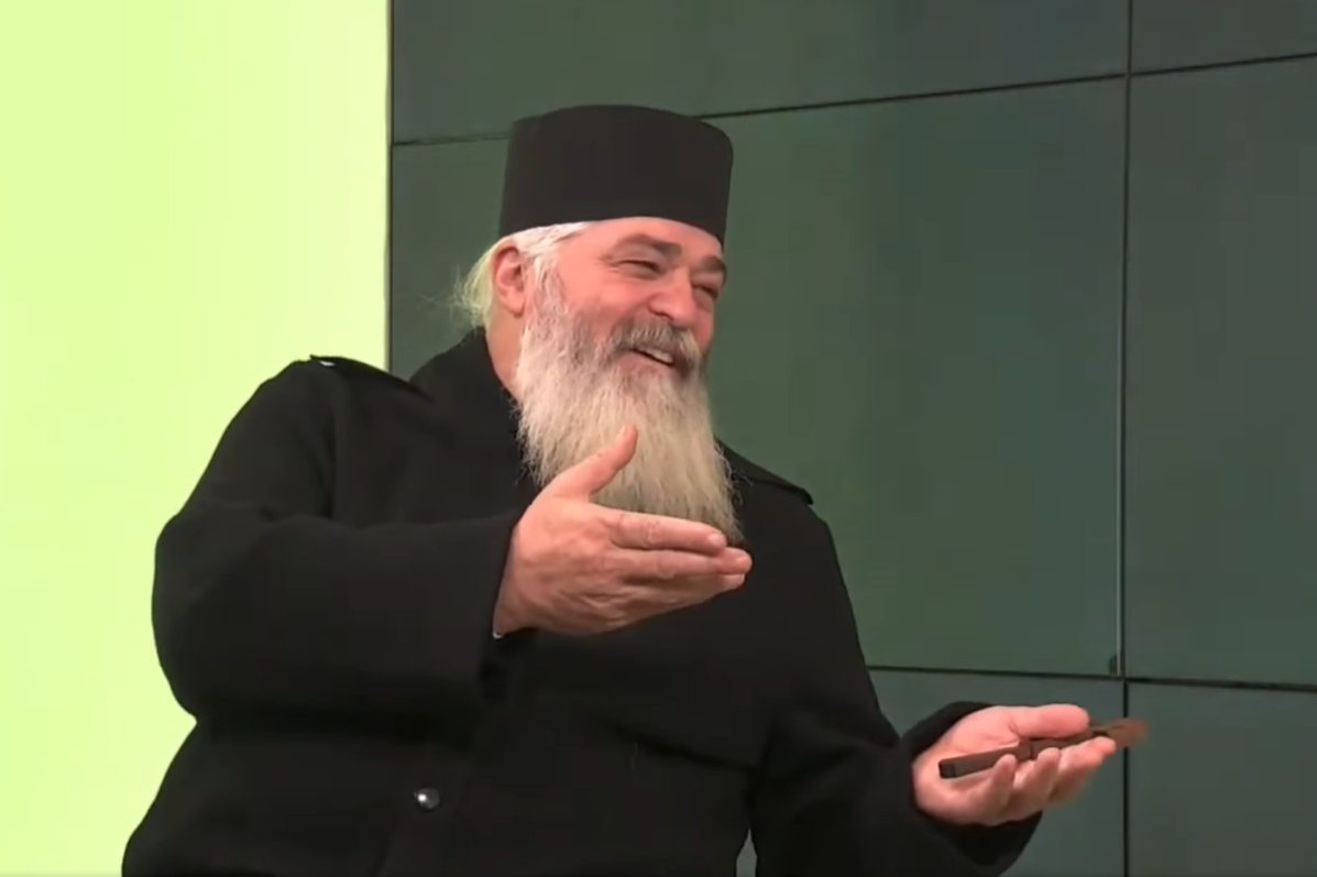 Este păcat să dăm de pomană produse de frupt în post? Părintele Calistrat Chifan: „Oamenii își aleg calea de mântuire” – VIDEO