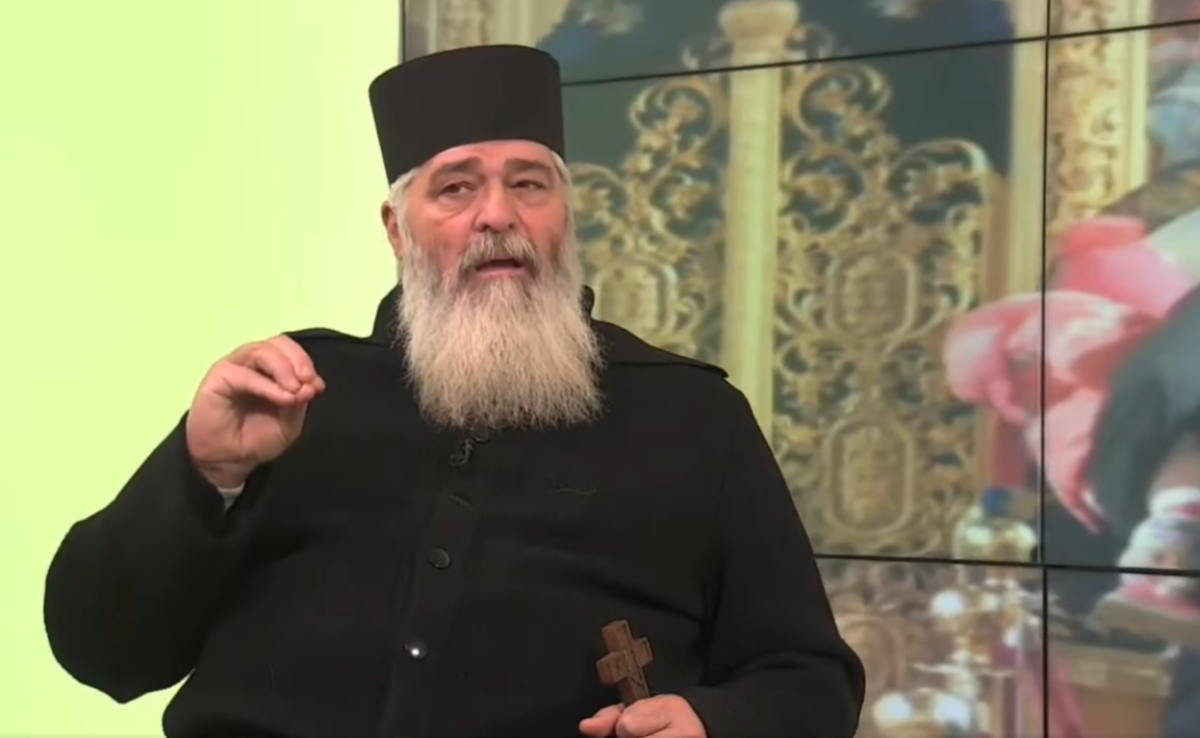 Este păcat să judecăm când dăm de pomană? Părintele Calistrat Chifan: „Putem alege milostenia” – VIDEO