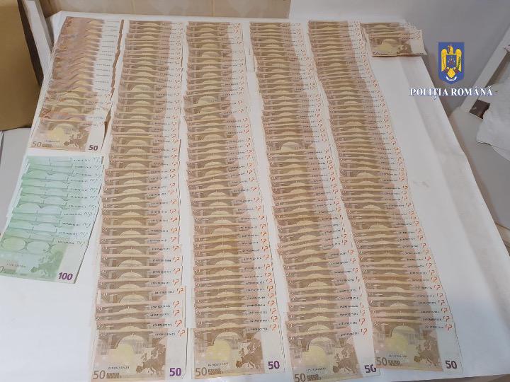 Captură uriaşă în urma percheziţiilor din clanul Corduneanu! Kilograme de aur, pistoale şi zeci de mii de euro – EXCLUSIV, FOTO, VIDEO