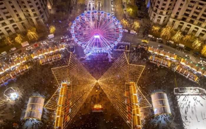 Scandal la Târgul de Crăciun din Piaţa Constituţiei. Părinții unor copii s-ar fi luat la bătaie din cauza locurilor de la un carusel
