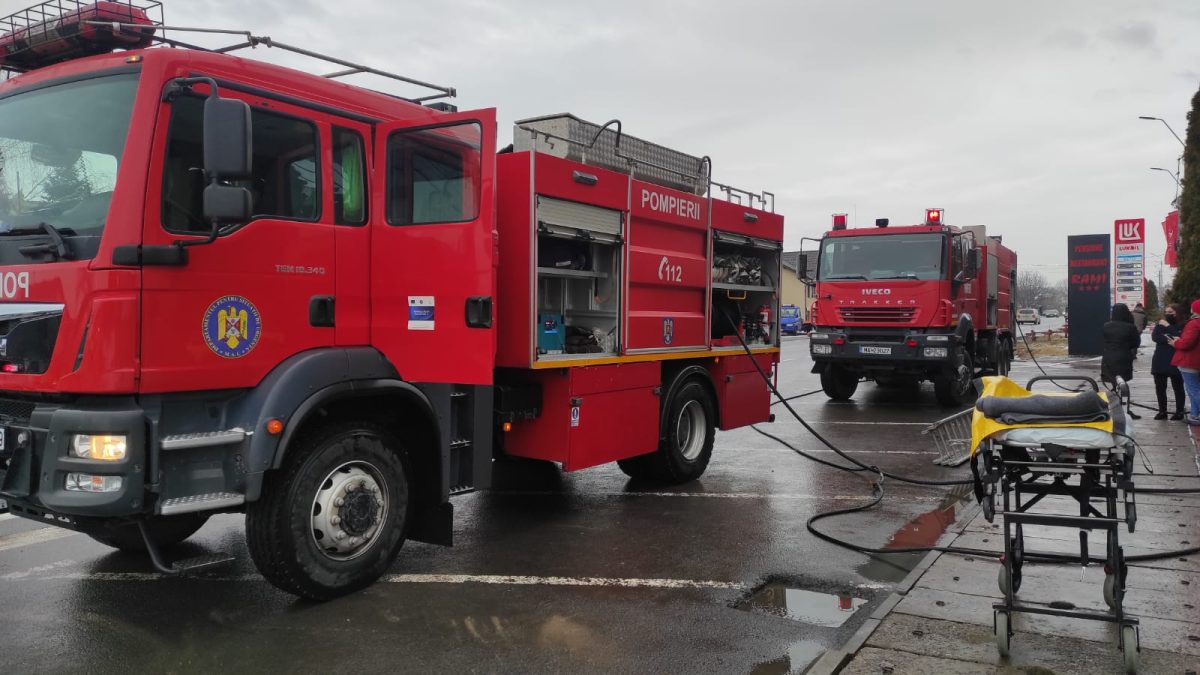 Simulare de incendiu la un centru comercial cu parcări subterane din Iaşi