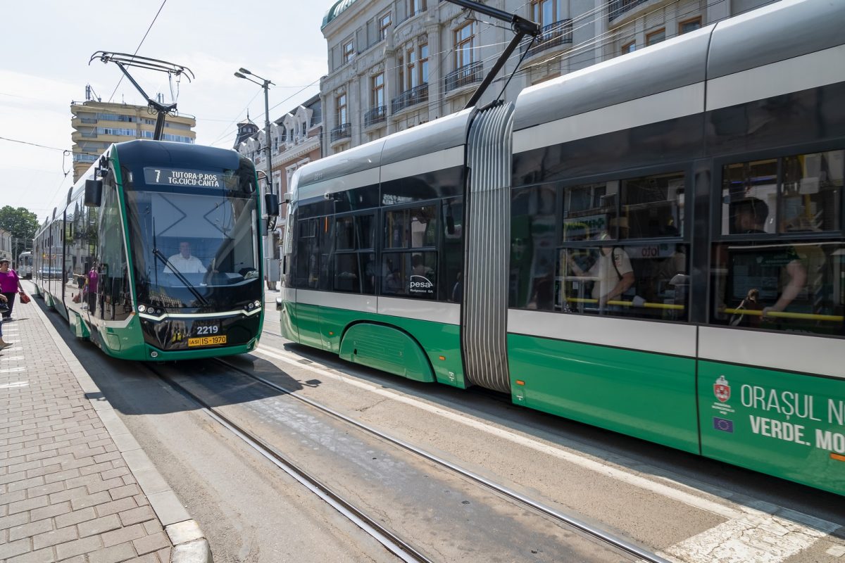 18 tramvaie și 25 de autobuze electrice pentru Iași prin PNRR! Valoarea totală a investiției este de peste 77 milioane de euro
