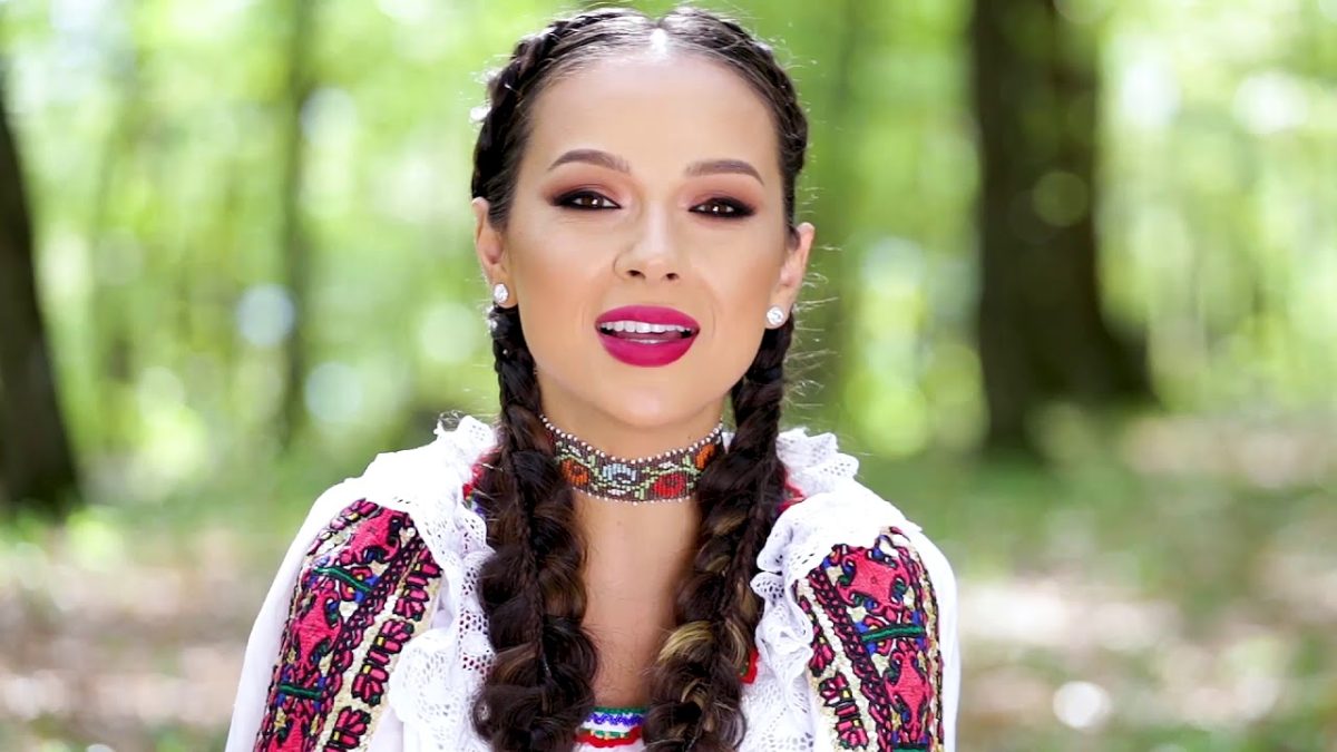 Vlăduța Lupău, fotografie rară în costum de baie! Cum arată vedeta la 5 luni de la naștere