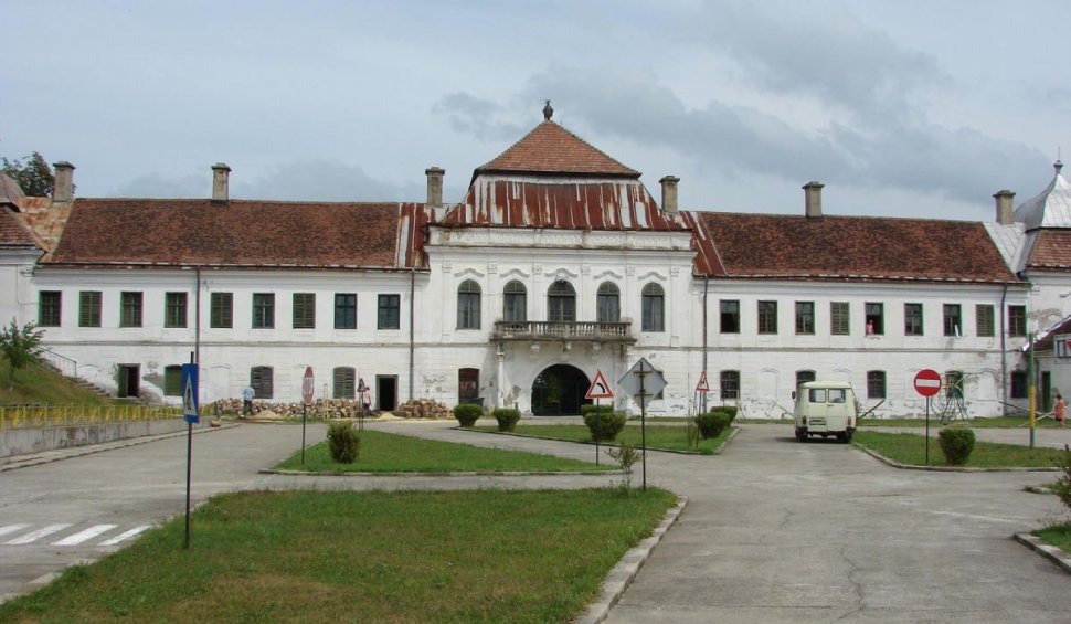 Vânzarea Castelului Wesselényi din Jibou a fost anulată. Edificiul are o grădină de 10 hectare