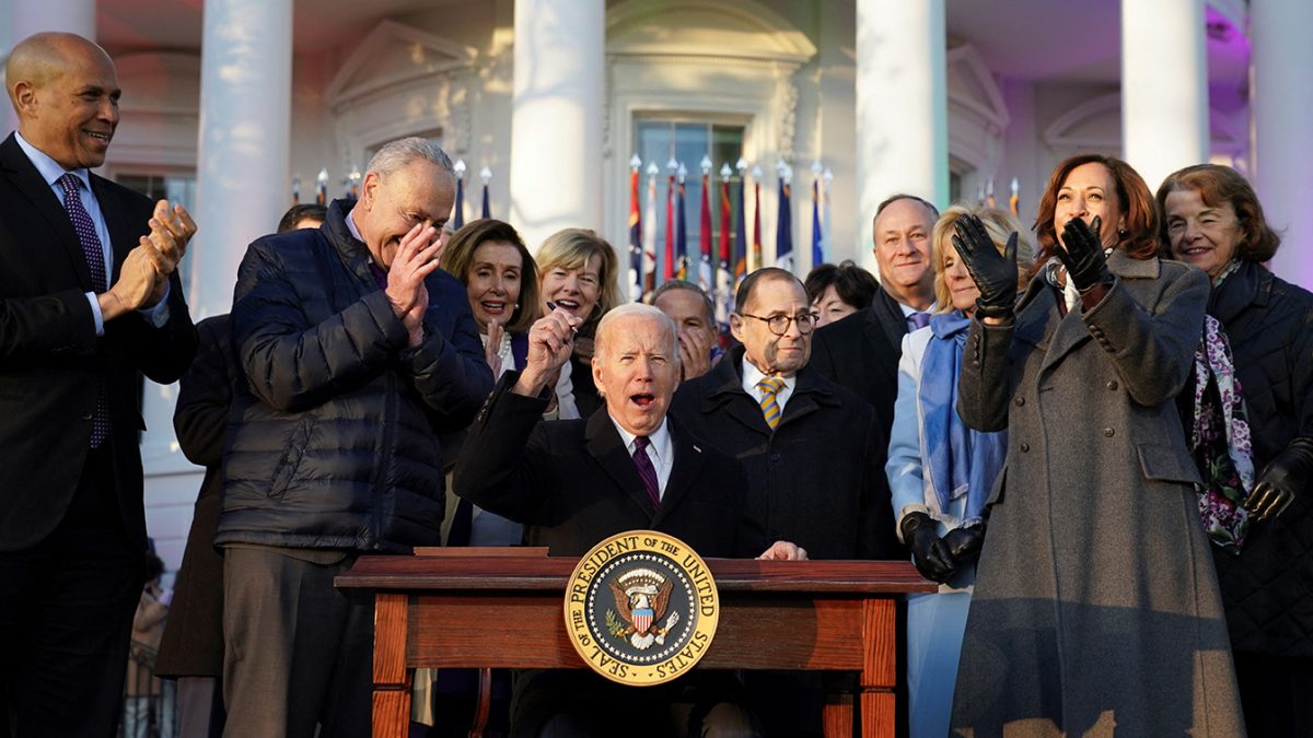 Joe Biden schimbă istoria cu o nouă lege: Noi măsuri de protecție pentru căsătoriile între persoanele de același sex