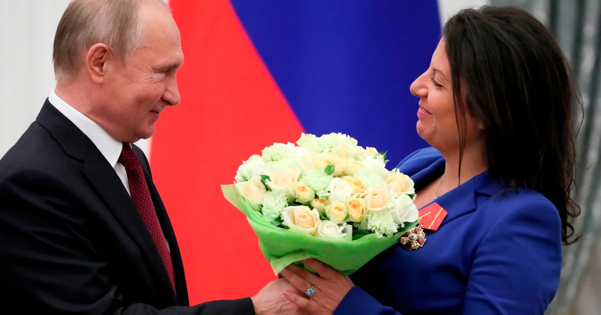 Discurs halucinant în timpul ceremoniei de decorare de la Kremlin. Propagandista Margarita Simonian: „Vă vom ajuta să-i exterminați pe acești canibali”  