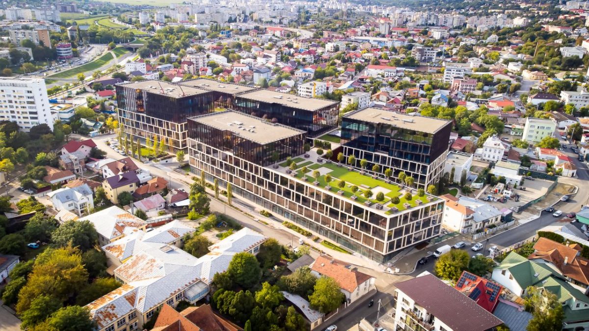 HELLA, furnizor automotive de renume mondial, va deschide primul său sediu de cercetare – dezvoltare din Iași în Palas Campus